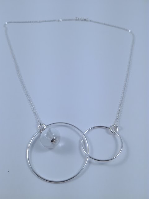 Collier unique artisanal avec une perle de verre Murano fabriqué au chalumeau en France artisan d'art Laurence Subbiotto