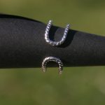 Bague réglable en argent 925 torsadé avec perle de verre Bague réglable en argent 925 torsadé avec perle de verre