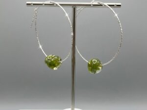Boucles d'Oreilles Créoles Scintillantes Argent 925 et Perle Murano Olive