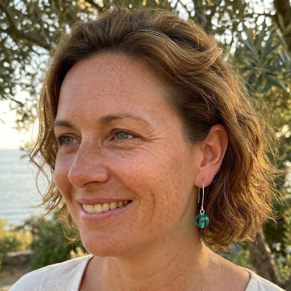 Boucles d'oreilles pendante en argent avec perles en verre de murano Bea coloris vert émeraude transparent