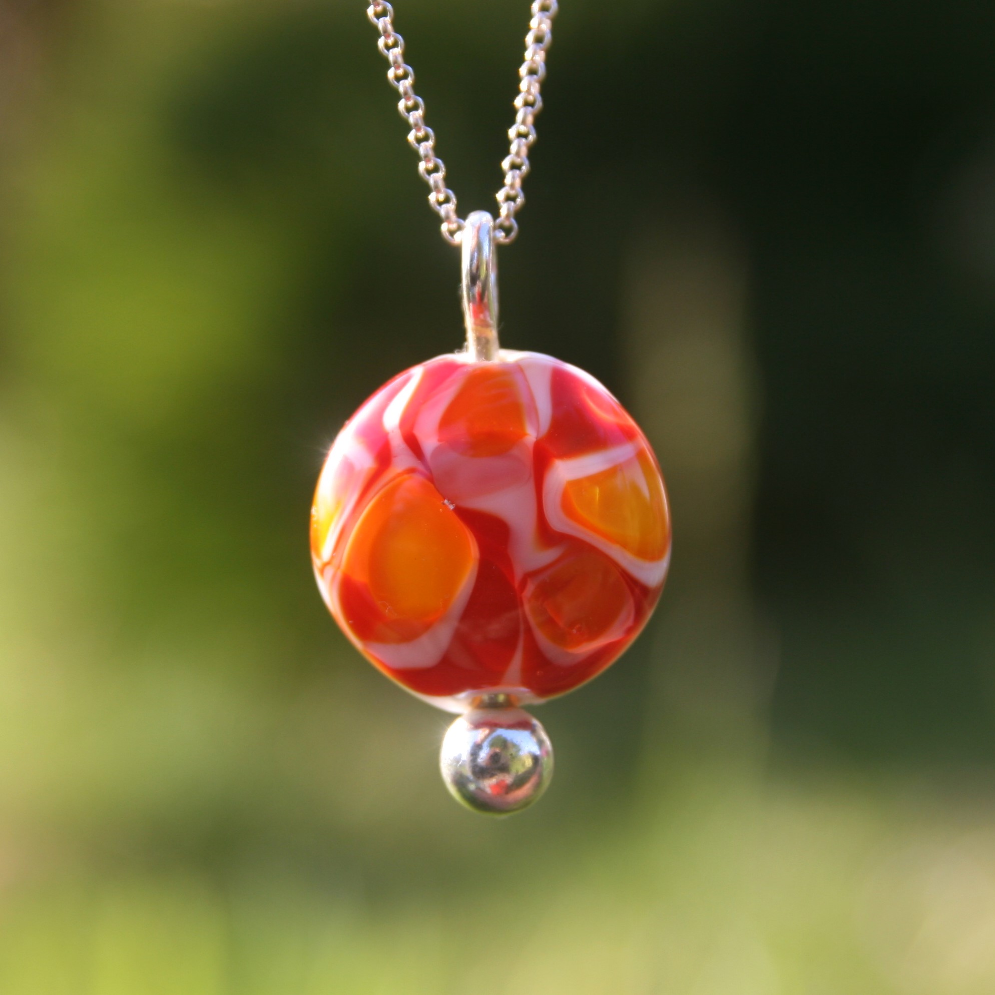 Bijou pendentif perle de verre de murano coloris rouge et orange Adelys
