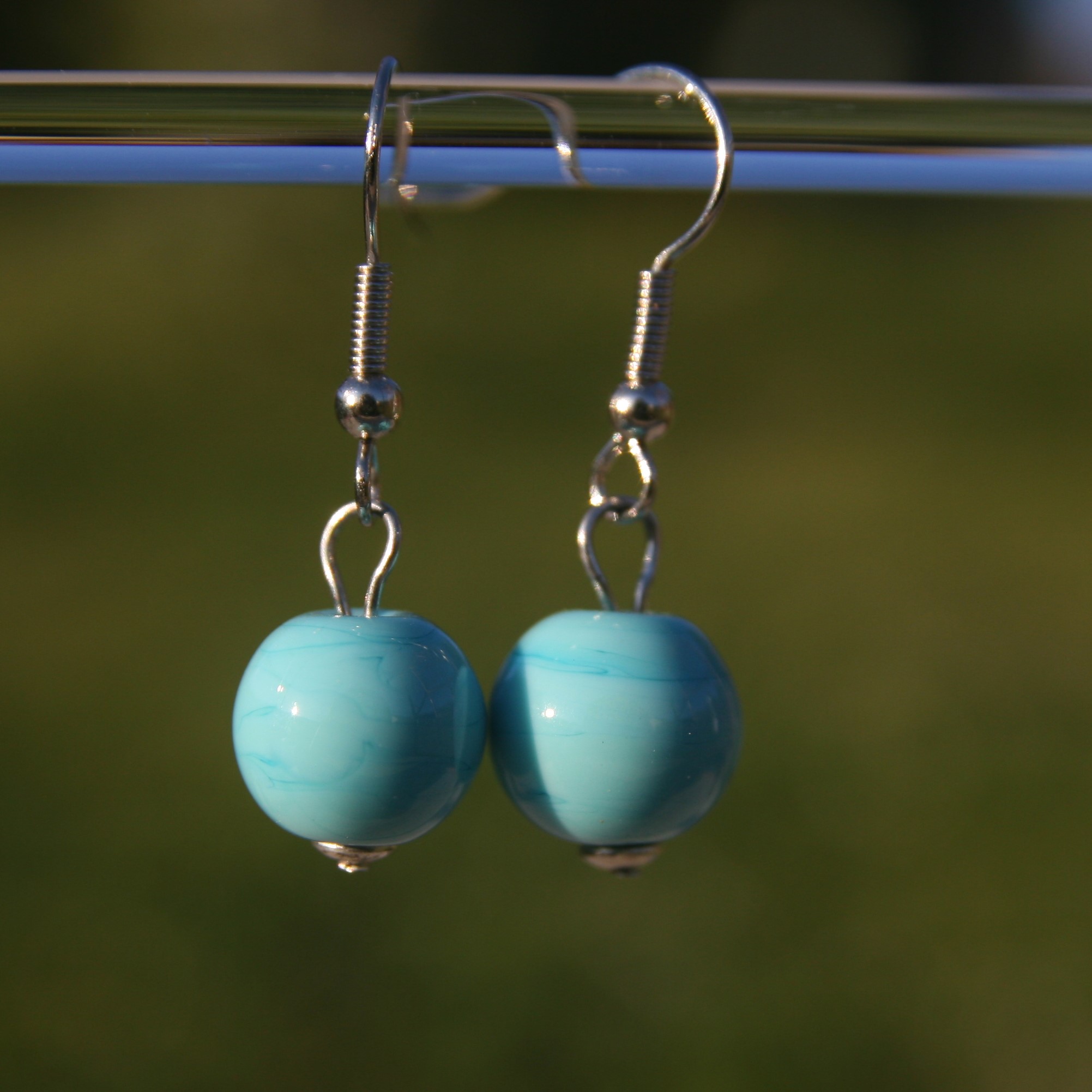 Boucles d'oreilles en acier inoxydable avec perles de verre de Murano Davina turquoise clair
