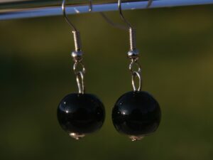 Boucles d'oreilles en acier inoxydable avec perles de verre de Murano Davina noir