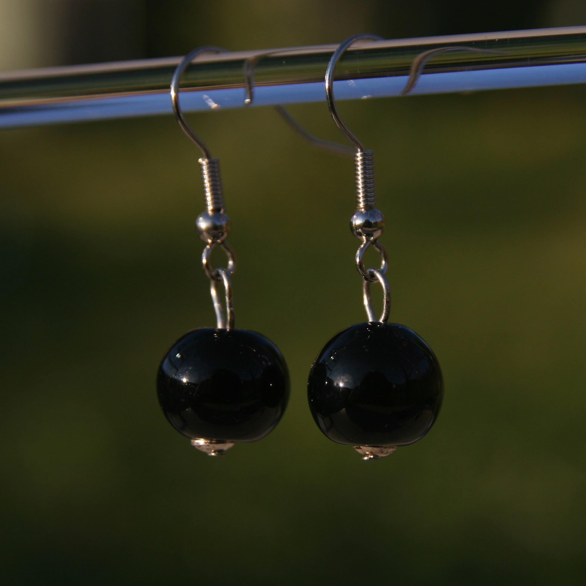 Boucles d'oreilles en acier inoxydable avec perles de verre de Murano Davina noir