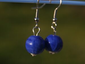 Boucles d'oreilles en acier inoxydable avec perles de verre de Murano Davina bleu foncé