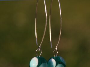 Bijoux Pushi boucles d’oreille artisanales avec perles de verre Murano fabriquées au chalumeau en France. Artisan d’art Subbiotto Bijoux Pushi boucles d’oreille artisanales avec perles de verre Murano fabriquées au chalumeau en France. Artisan d'art Subbiotto