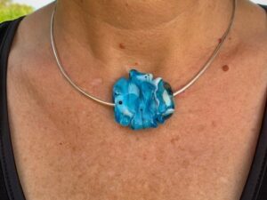 Pushi collier createur cable argent perle artisanale de verre turquoise Pushi collier createur cable argent perle artisanale de verre turquoise