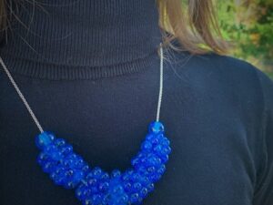 Pushi collier perles de verre de turquoise à bulles