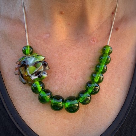 Pushiverre collier artisanal perles verre transparent vert