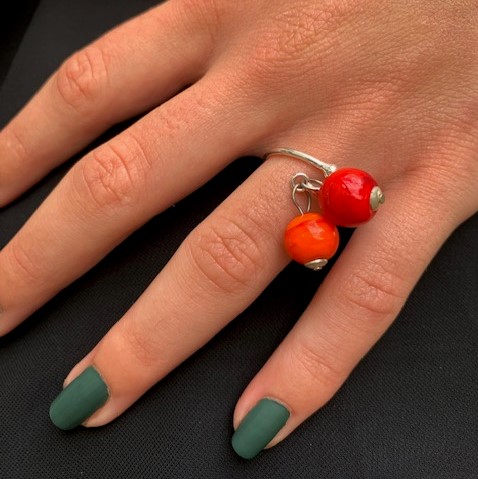 bague argent deux perles de verre rouge et orange