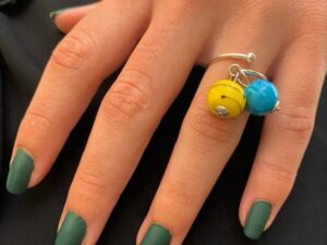 bague argent deux perles de verre turquoise et jaune bague argent deux perles de verre turquoise et jaune