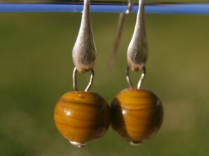 boucles d'oreilles gouttes argent coloris moutarde