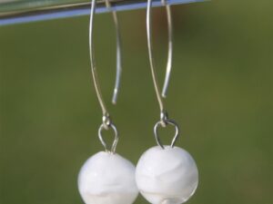 boucles oreilles crochet argent blanc et transparent