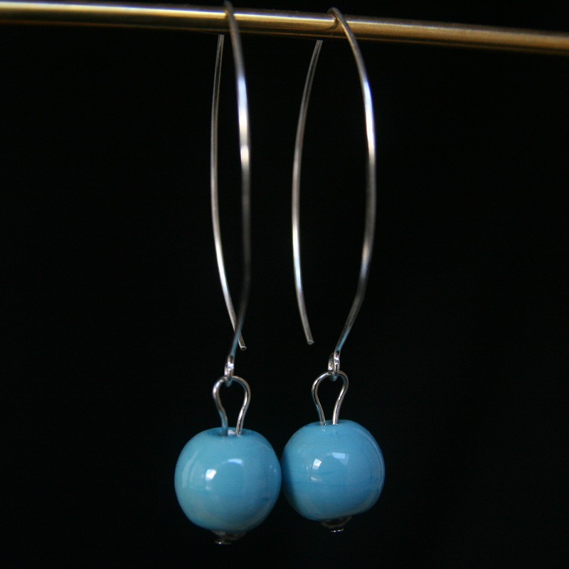 boucles oreilles longue en argent perle de verre turquoise clair