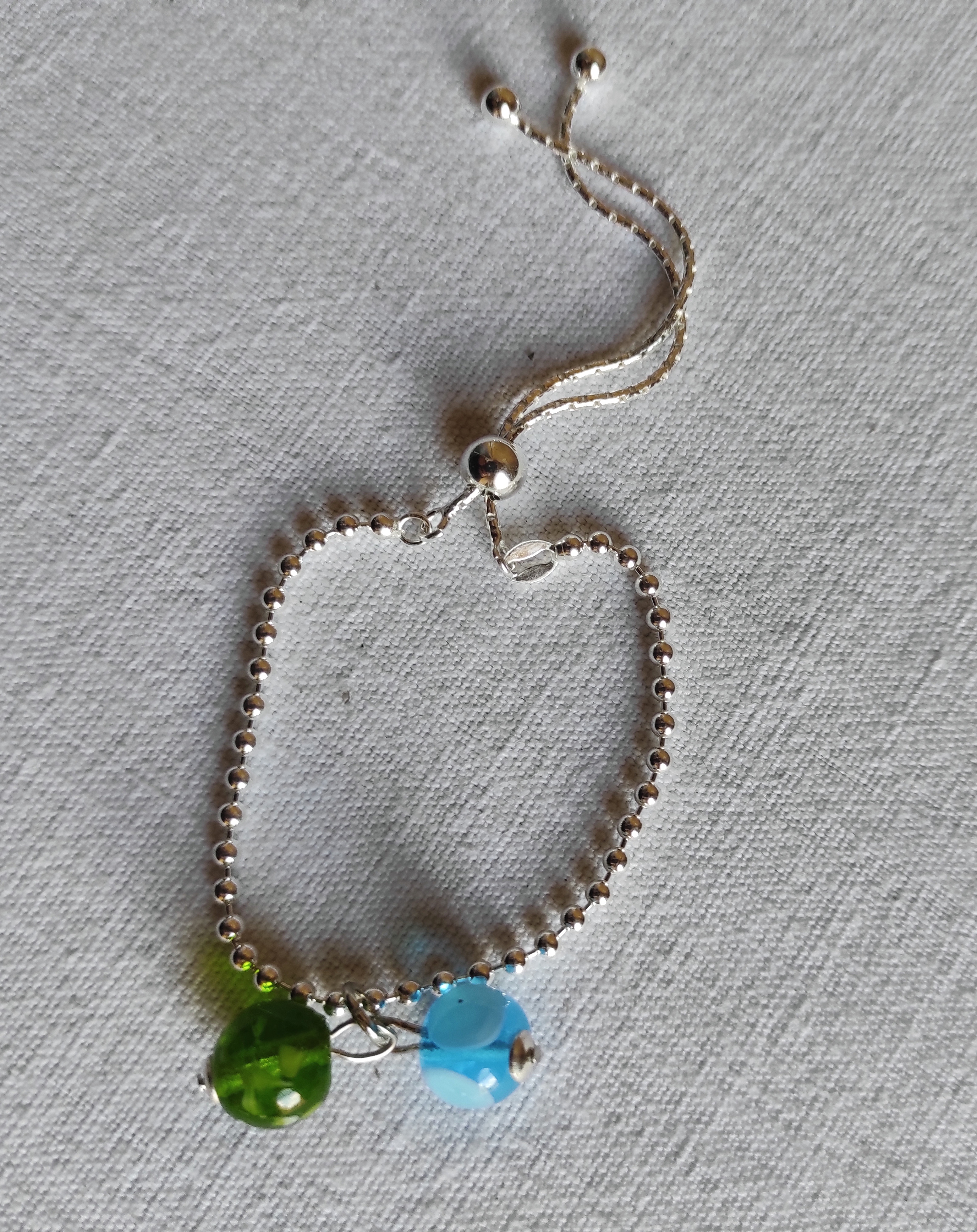 Bracelet reglable en argent 925 avec perles de verre de murano turquoise et vert. Commande