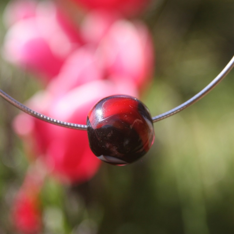 cable argent 925 avec perle de verre de Murano rouge noir
