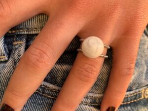 cadeau bague en argent reglable blanche en verre de murano