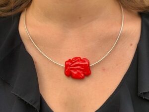 collier cable perle de verre rouge Pushi