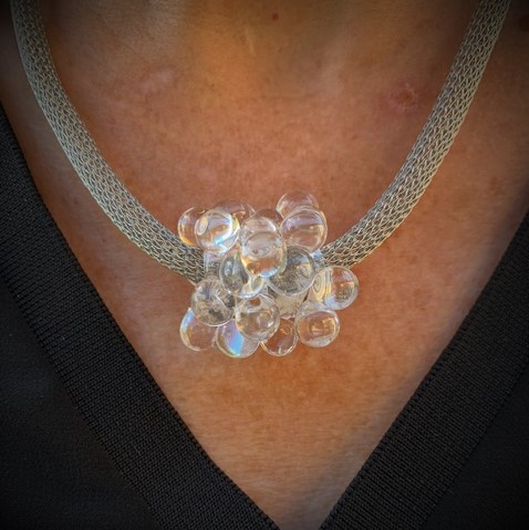 collier cadeau fete des meres maille perle de verre bulles transparentes