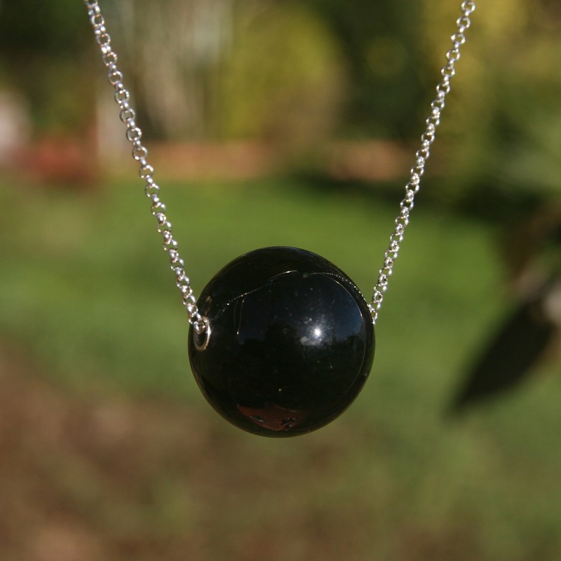 collier chaine argent une grosse perle ronde verre noir