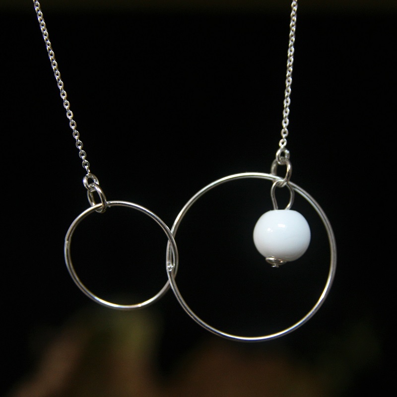 collier double anneau perle blanche opaque