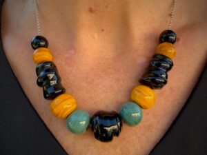 Collier pushi perles artisanales verre de murano moutarde kaki