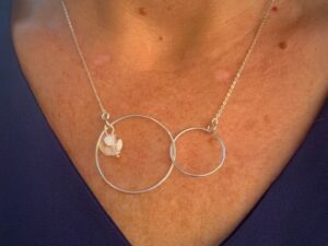 collier toi et moi en argent perle transparente verre