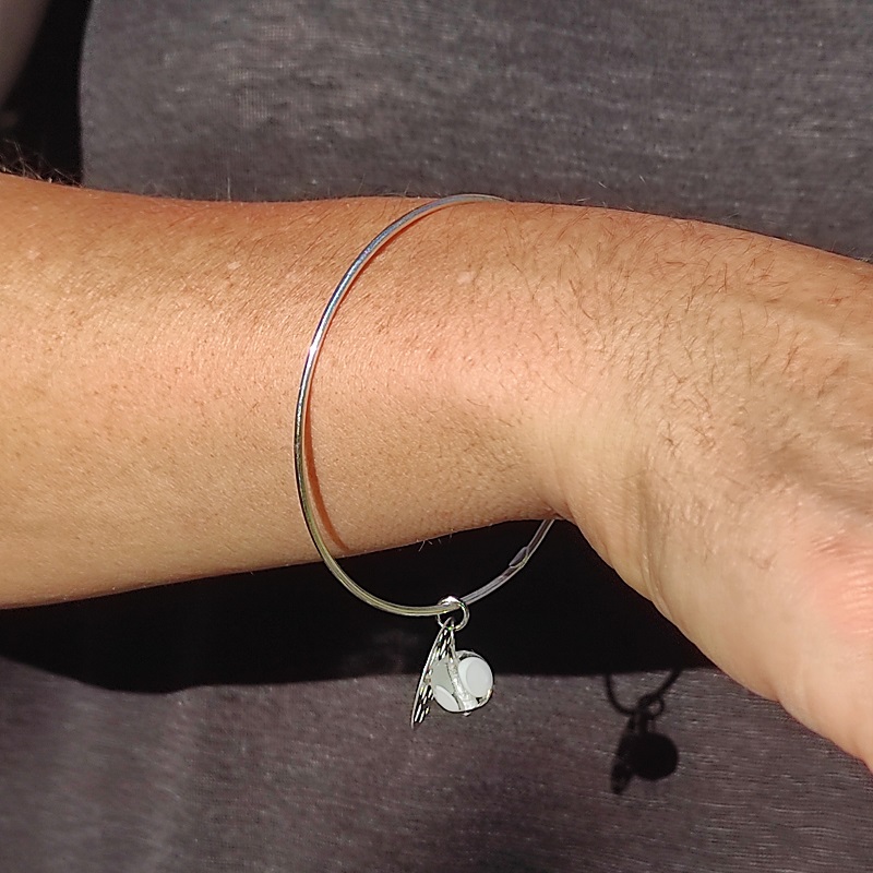 Bracelet jonc en argent 925 avec perle de verre de murano transparente à pois blanc et pampille Louana – Image 3