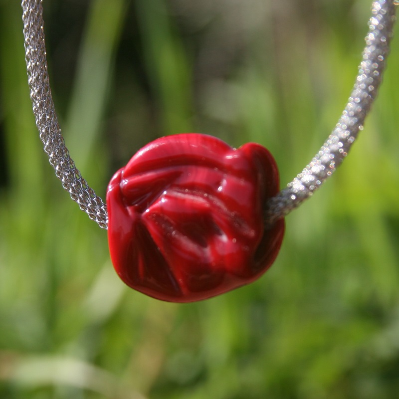 maille tressee 3mm acier et perle de verre murano rouge aplatie
