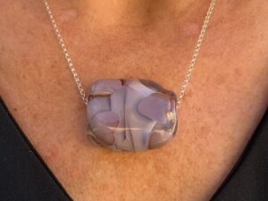 pushi collier violet verre venise
